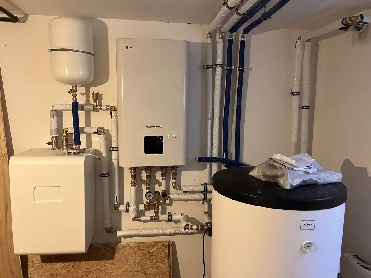 EFH 1220 Wien Bambergergasse - Luftwärmepumpe im Reihenhaus mit wenig Platz